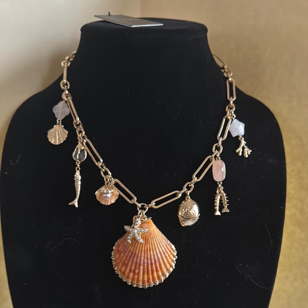 HOUSE OF HARLOW Natural Rust Shell Charm Necklace Gold Tone Paperclip Chain NWT